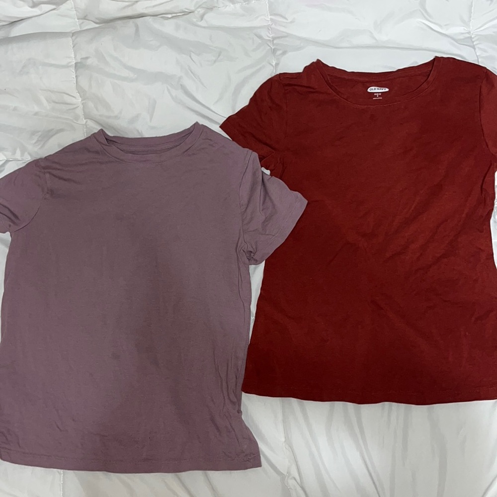 Woman’s Tupac T-shirt, a new day, and Old Navy both small shipped together